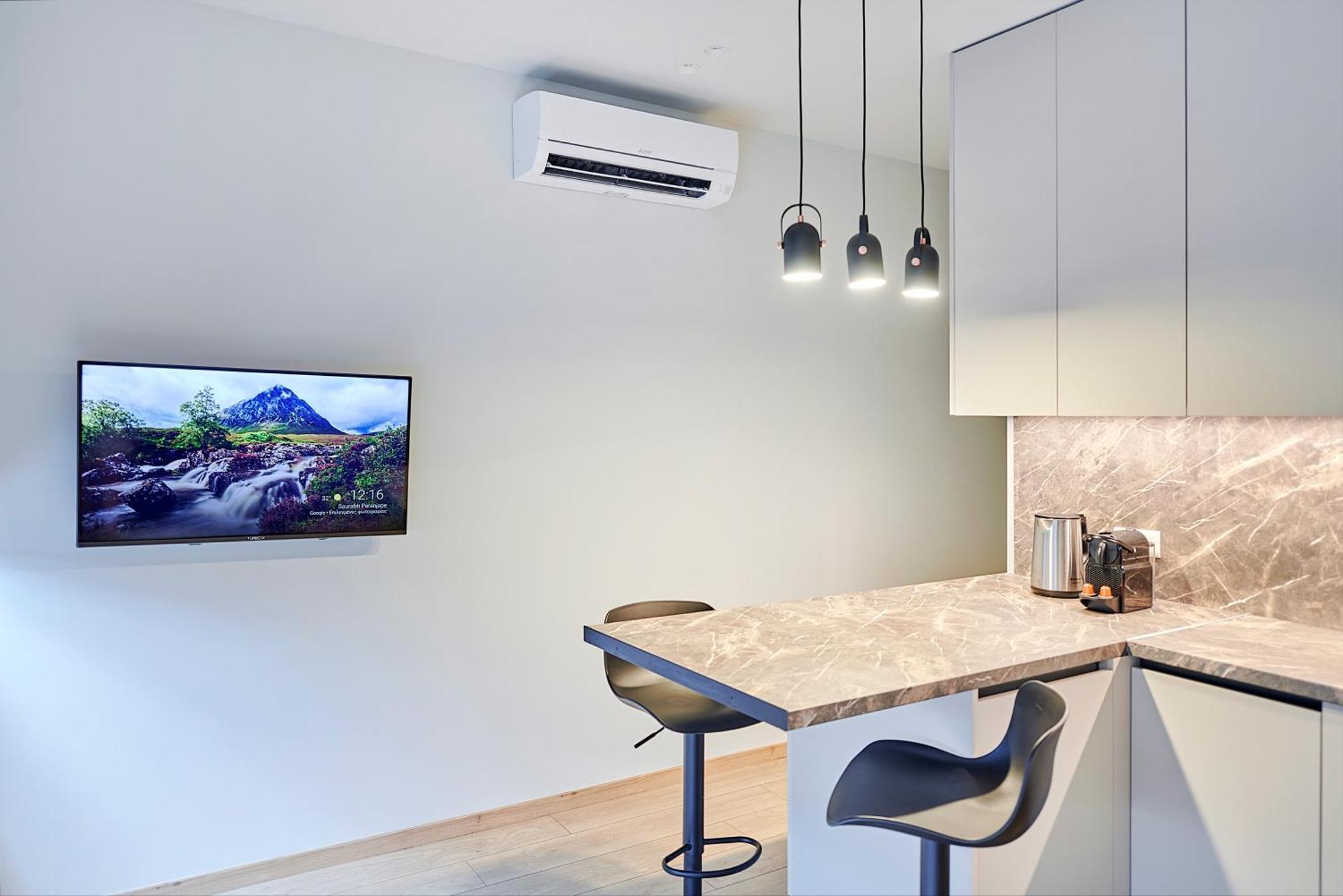 City-Center Apartment In Vibrant Monastiraki, Atena Exterior foto